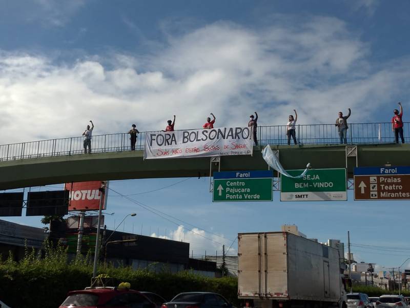 Ato em Maceió aconteceu na passarela do Cepa, na avenida Fernandes Lima, no Farol