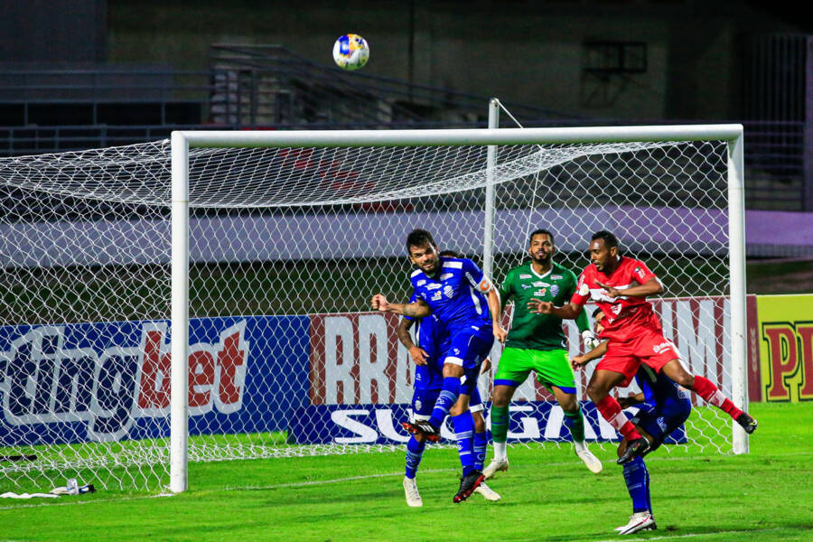 Azulão e Galo empataram em 1 a 1 na Copa do Nordeste 2021, além de terem chegado as quartas de final