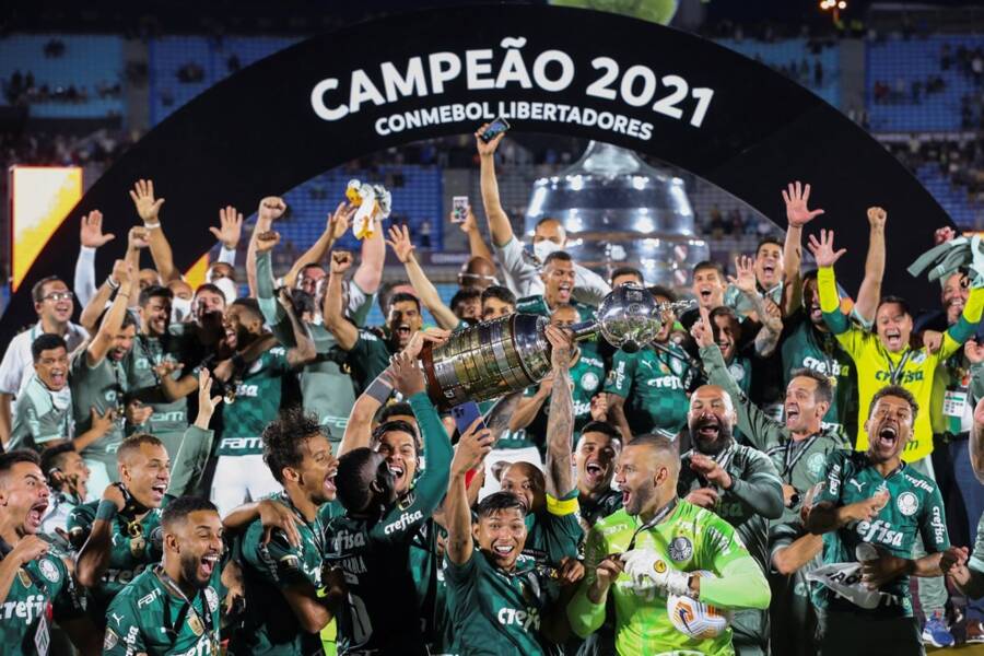 Por conta dos títulos da Libertadores em 2020 e 2021, o Verdão alcançou a liderança do Ranking da IFFHS