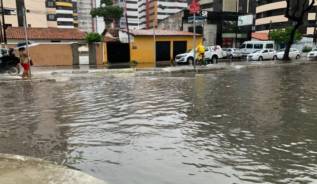 Em Alagoas, várias famílias precisaram sair de suas residências por conta de inundações