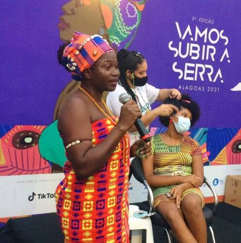 Dona de salão de beleza, Equitania fará uma festa para comemorar o Dia da África, celebrado ontem (25)