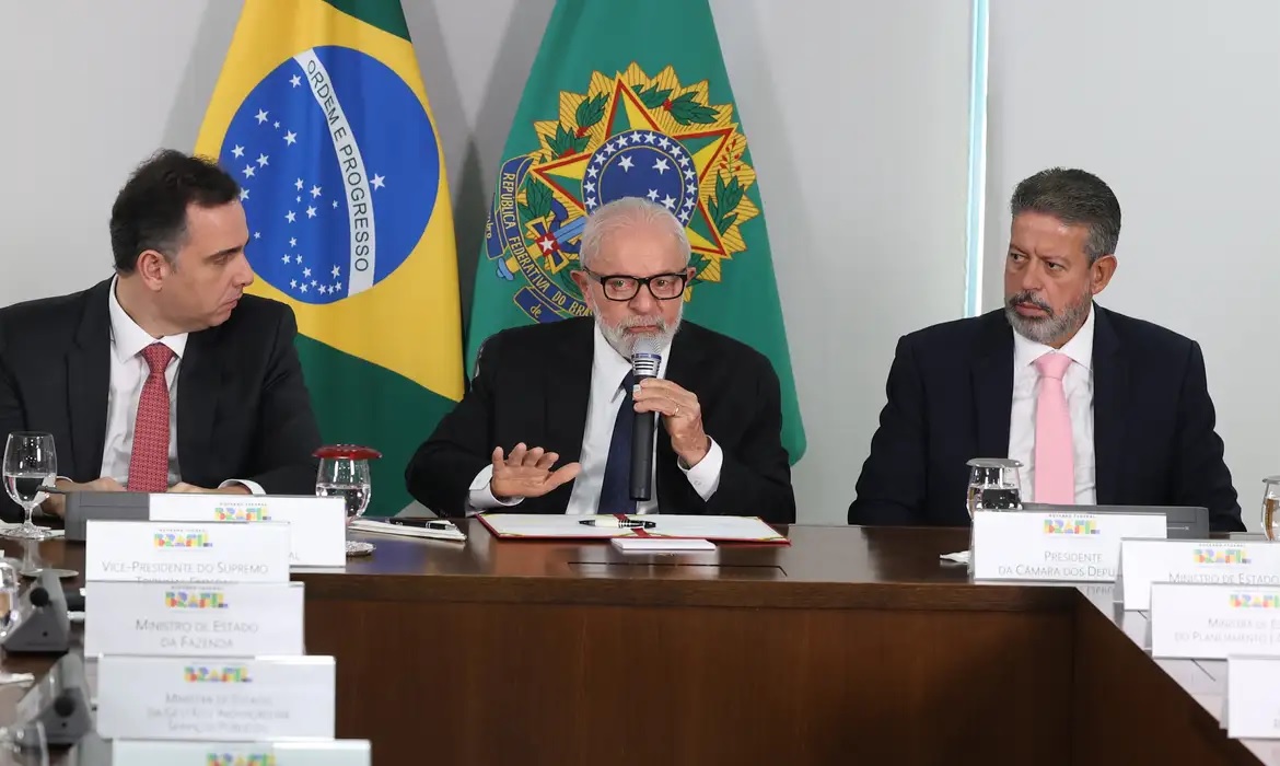 Lula envia ao Congresso decreto para dar celeridade a repasse de verbas ao RS